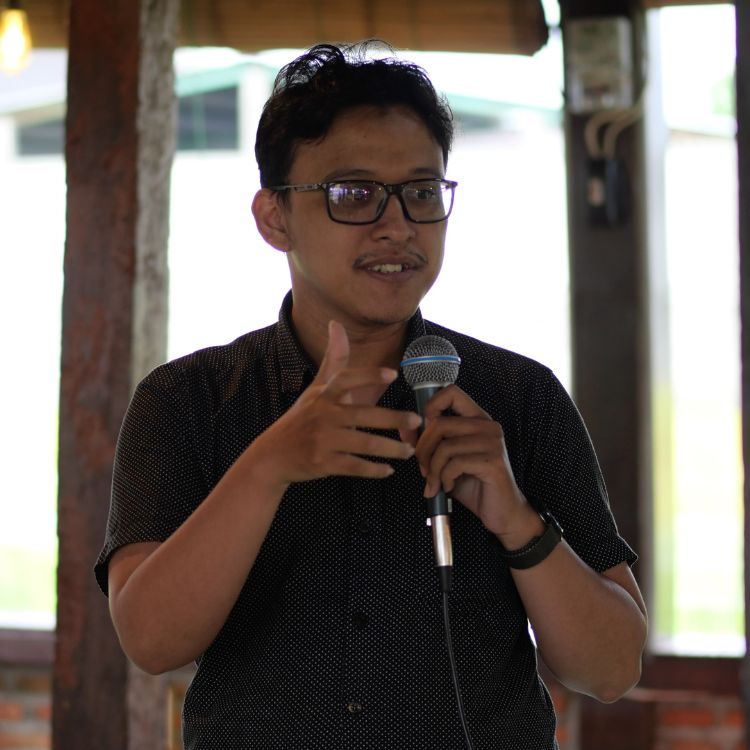 Contoh Public Speaking yang Baik